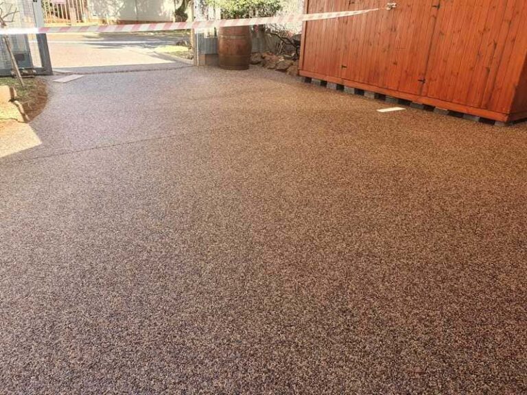 pebble-paving-drivers-garages1