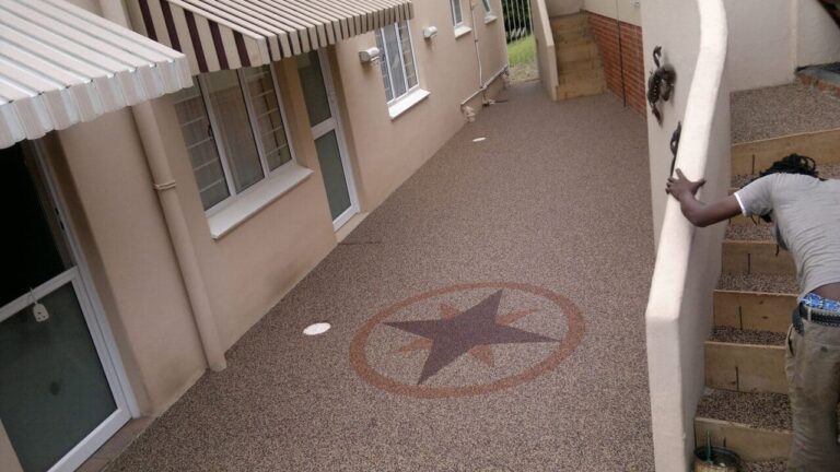 verandah paving and courtyards pebble paving 43343